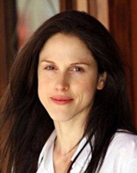 Lucinda Raikes as Angela Heaney