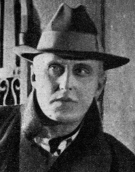 Georgiy Sprantse as Nils Unger, communist from Hamburg
