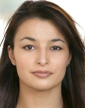 Jesi Mandagaran as Kendra