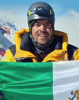 Erix Asdrubal as Self