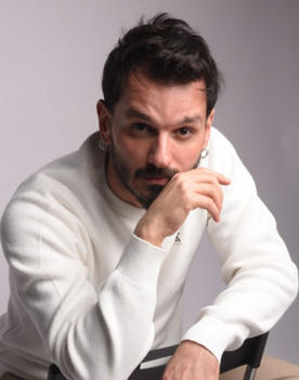 Serhat Osman Karagöz as Hüseyin