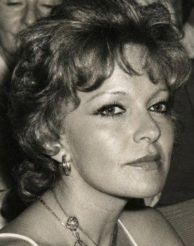 Lisa Gastoni