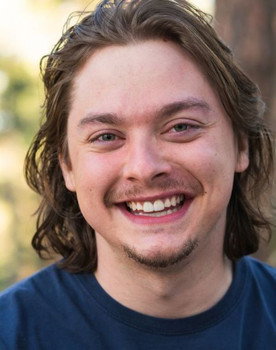 Carter Dodd as Jeffrey
