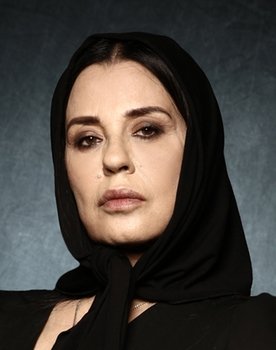 Maria Tzobanaki as Liza Vrettou