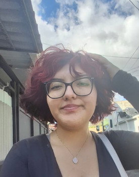 Reichel Amanda Villalobos Aguilar as Chica deprimida