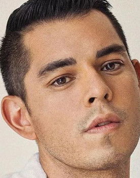 Raymond Gutierrez as Totoy