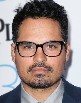 Michael Peña Photo