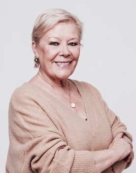 María Garralón as Doña Cata