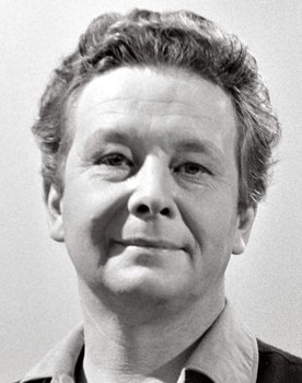 Lasse Pöysti as Niiranen
