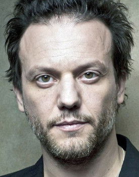 Christof Veillon as Le jeune voisin d'Edy