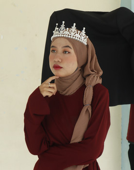 Rhizki Amelya as Ratu Astinam