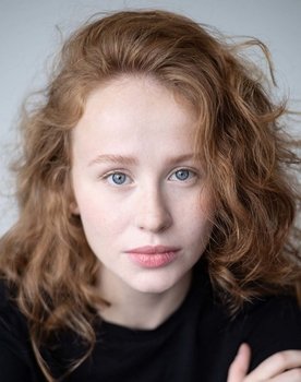 Marietta Volkova as Алёна