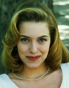 Tatiana Issa as Dorinha