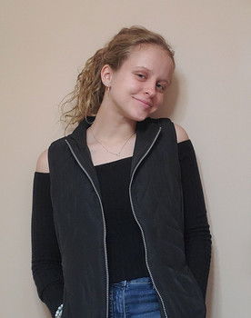 Alison McVey as Dancer 2