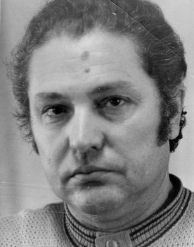 Vladimir Sinitsin as Wounded soldier