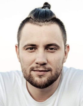 Stanislav Kapralov as Self