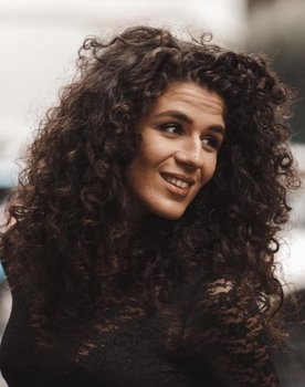 Giulia Franceschetti as Sherazade (voice)
