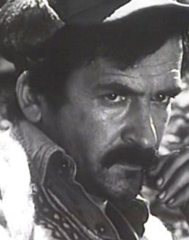 Tonin Ujka as Gjethi i kuq