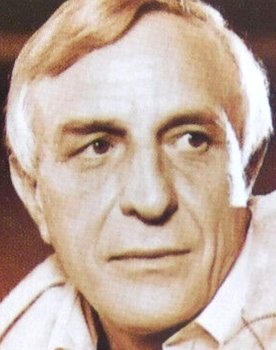 Walter Maestosi as 
