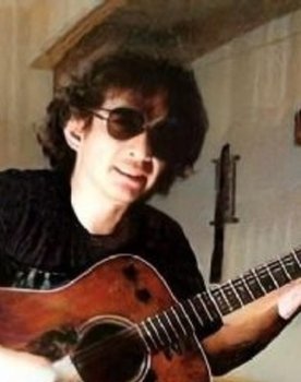 Rodrigo González as Self