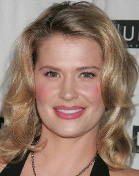 Kristy Swanson as Louise Bauer