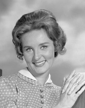 Lisabeth Hush as Diane Wilde