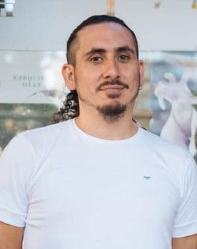 Gabriel Cid as Humano