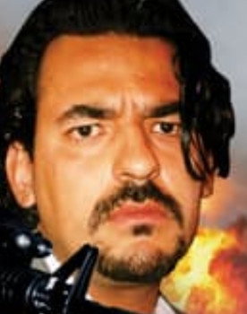 Carlos Samperio as Mauricio