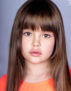Luna Fulgencio as 