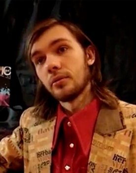 Leon Torgashev as Владимир Владимирович