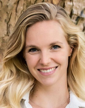 Sietske van der Bijl as Natasja