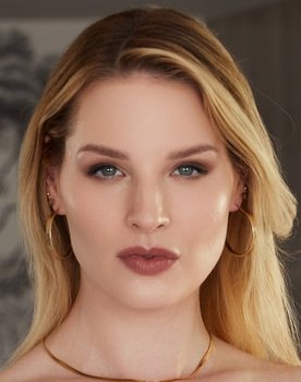 Sensual Models in Paradise