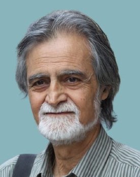 Parviz Davayi as Self