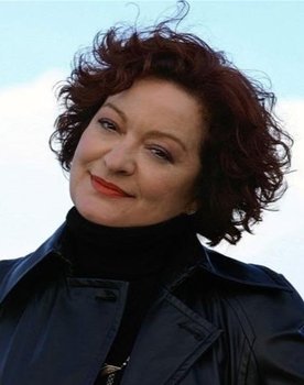Tania Tsanaklidou as Singer