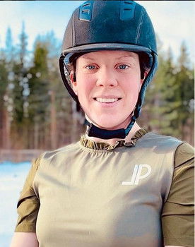 Elisa Thorell as Self