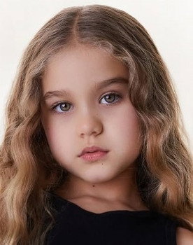 Maya Dias as Denguinho