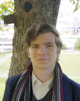 Mitchell Abercrombie as Hiker (uncredited)