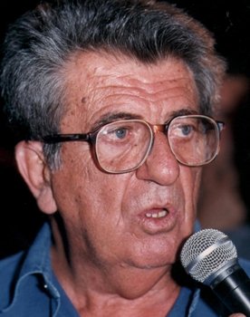 Nanni Loy as Dr. Severance