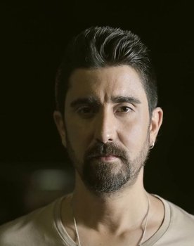 Álex Ubago as 