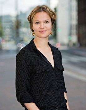 Lotta Kaihua as Hanne