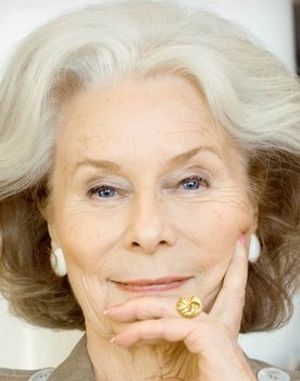 Kyllikki Forssell as Ada, Arturs mother