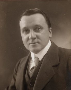 Aage Hertel as John Smith - Man with Nine Fingers