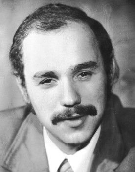 Mikhail Apartsev as врач в колонии