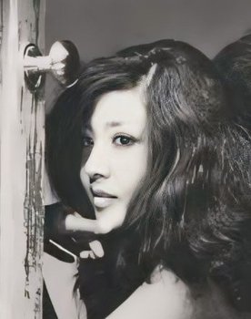 Rie Nakagawa as Chihiro Tachibana(立花千弘)
