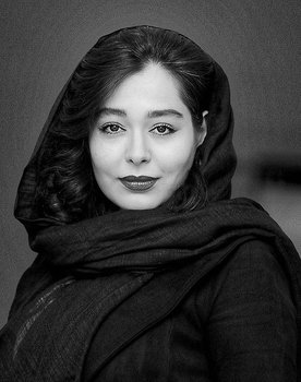 Sania Salari as Nazi Hooshyar