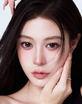 郭田田 as 秦桂如