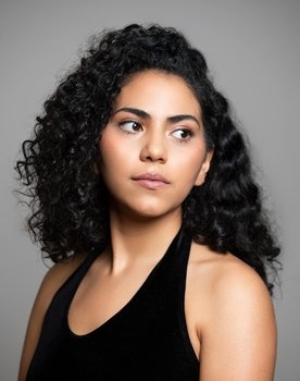 Patricia loranca as Evelia