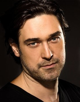 Burak Hakkı as Kaan Güler