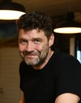 Aarni Kivinen as Marko
