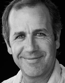 Gonçalo Galvão Teles as Pide Agent